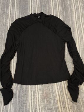 SHEIN Black Long-Sleeve Ruched Shoulder Top